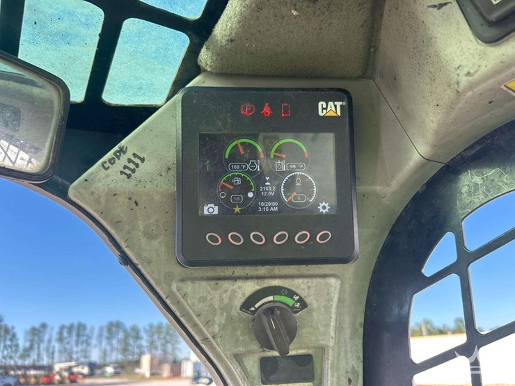 2019-caterpillar-239d3-image-11