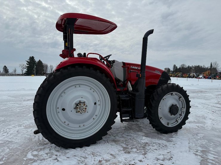 case-ih-farmall-140a-image-4