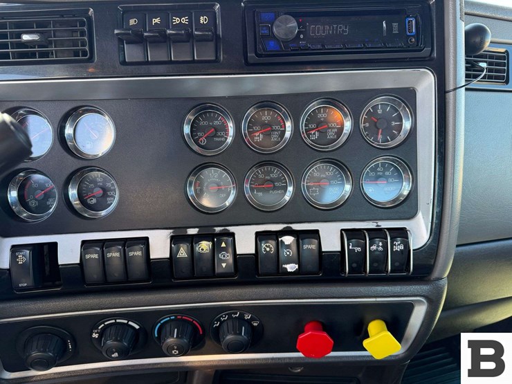 2015-kenworth-t800-image-58