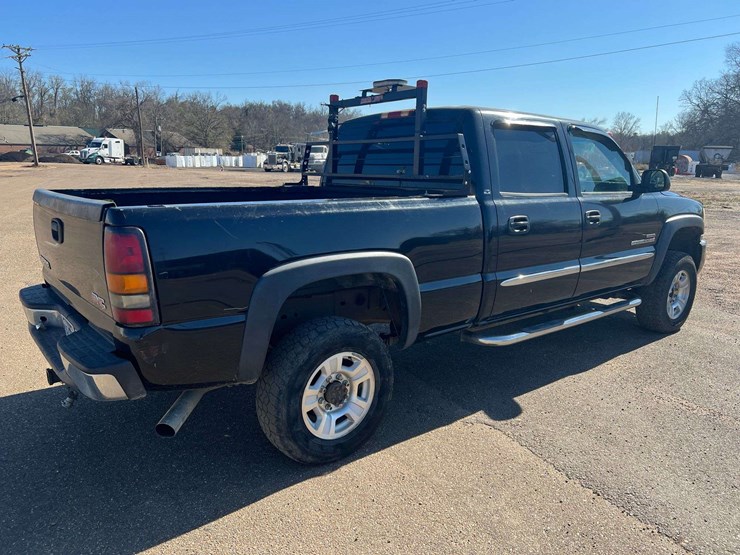 2004-gmc-2500-image-3