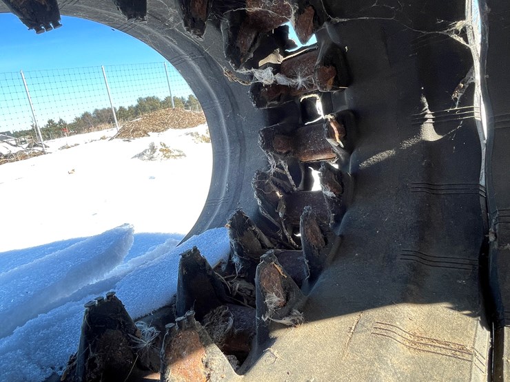 #4949-•-pair-of-skid-steer-tracks-image-12