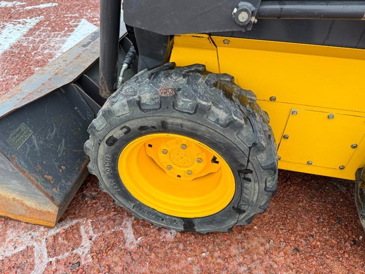 new-holland-ls120-image-8