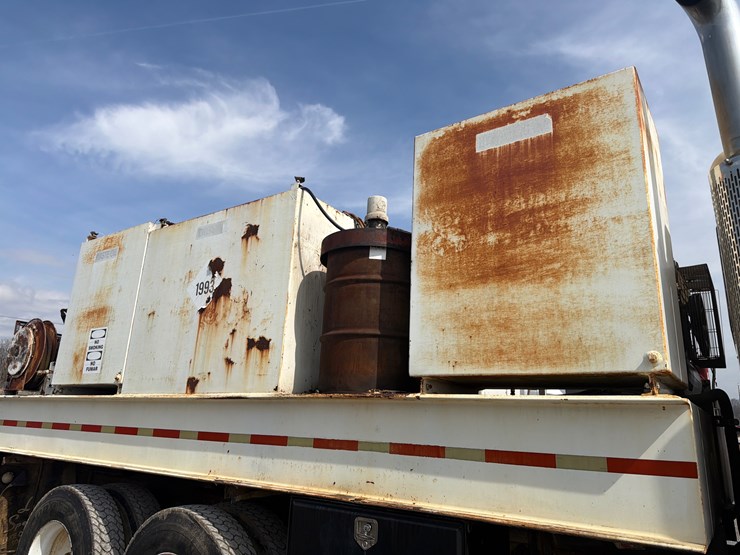 1987-peterbilt-379-image-7