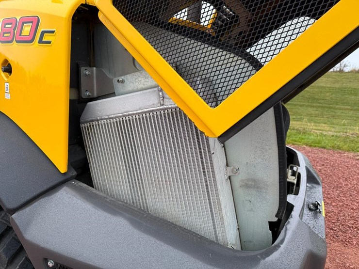 2022-new-holland-w80c-image-40