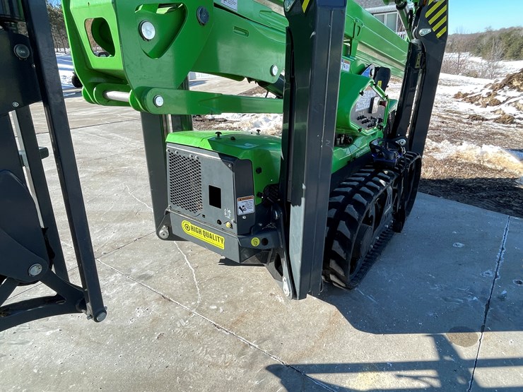 #103-•-2024-leguan-225-track-drive-articulating-boom-lift-image-18