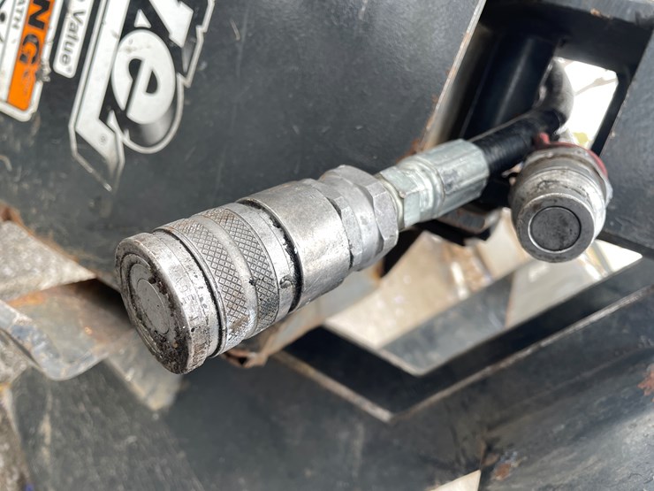 #4904-•-lowe-skid-steer-mount-750-auger-with-4"-bit-image-4