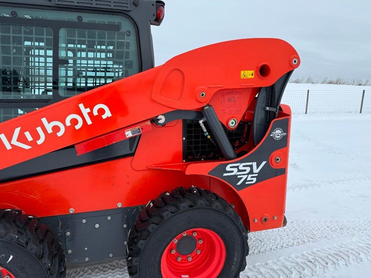 kubota-ssv75-image-9