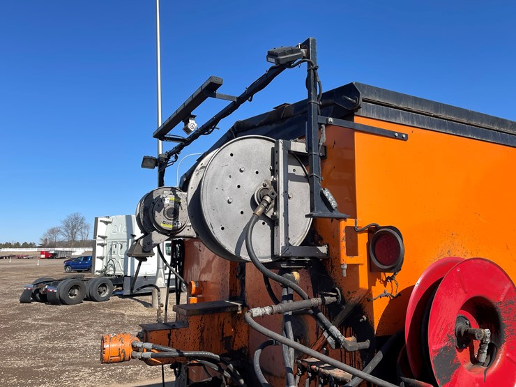 #1465-•-2013-freightliner-asphalt-truck-(has-mn-title)-image-38