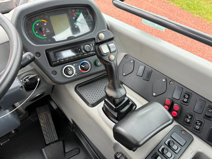 2022-new-holland-w80c-image-50