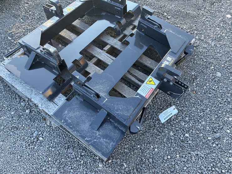#115429-•-skidsteer-mt-3pt-hitches-image-1