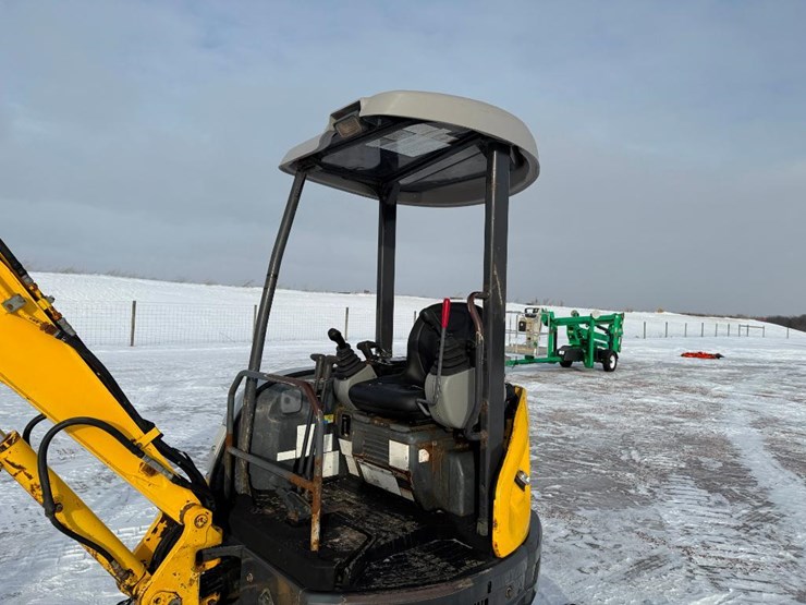 new-holland-e27sr-image-25