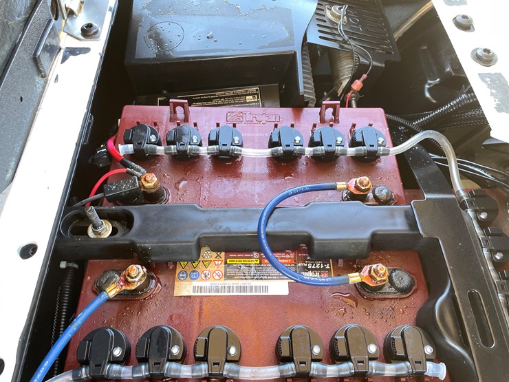 #204-•-2020-ez-go-rxv-electric-golf-cart-image-33