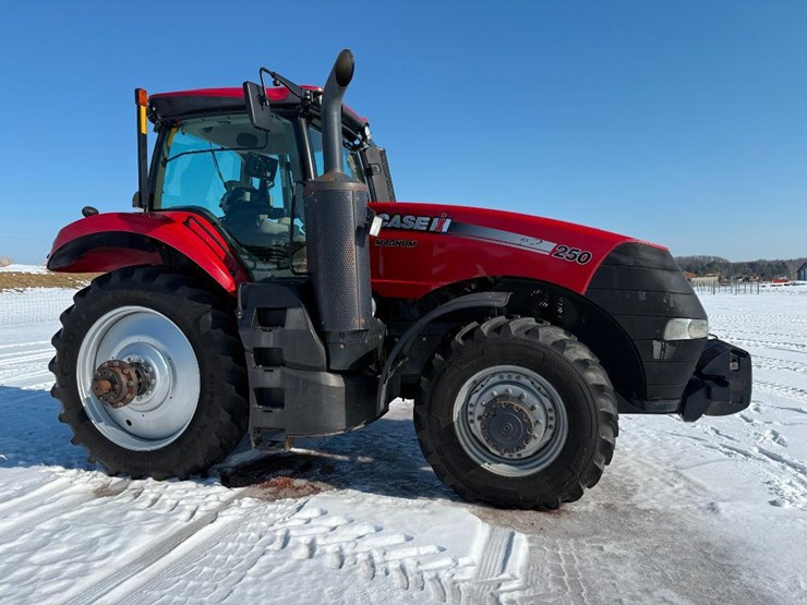 case-ih-magnum-250-image-3