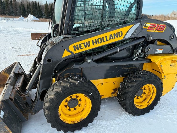 new-holland-l218-image-10