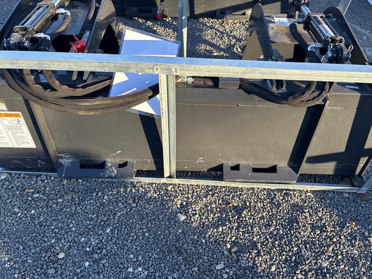 #115377-•-skidsteer-mt-grapple-bkt-72"-image-5