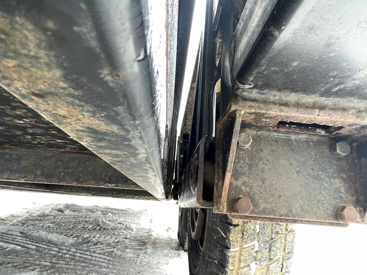 #135-•-2022-rock-line-products-air-tow-ground-loading-enclosed-trailer-(has-wi-title)-image-23