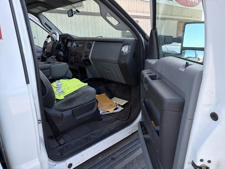 2012-ford-f550-image-10