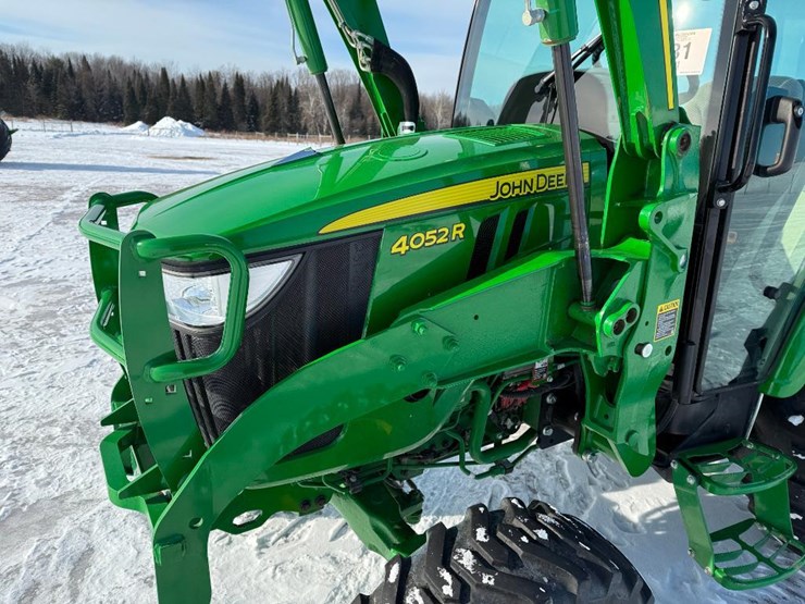 john-deere-4052r-image-41