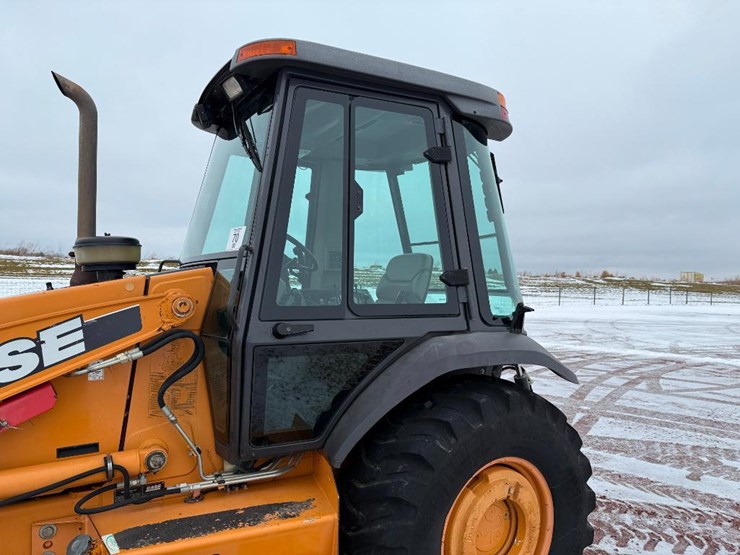 2011-case-570m-xt-image-14