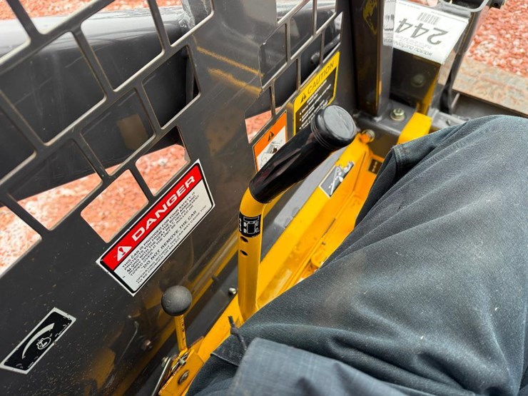 new-holland-ls120-image-29