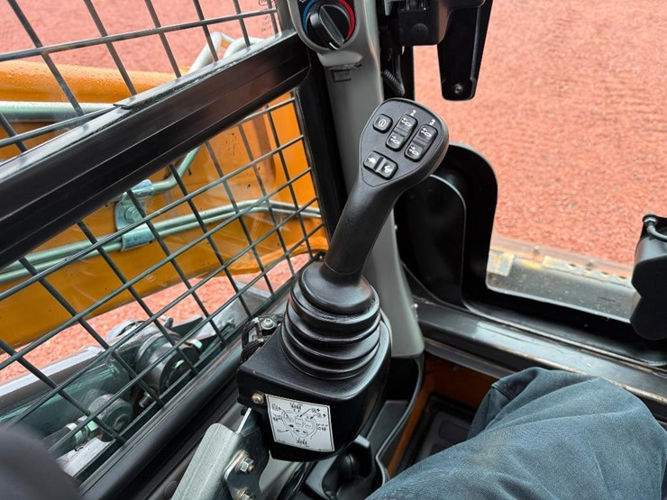 2023-case-tv370b-image-36