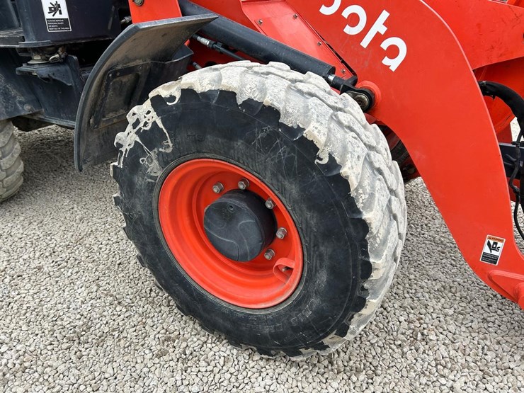 2021-kubota-r540-image-11