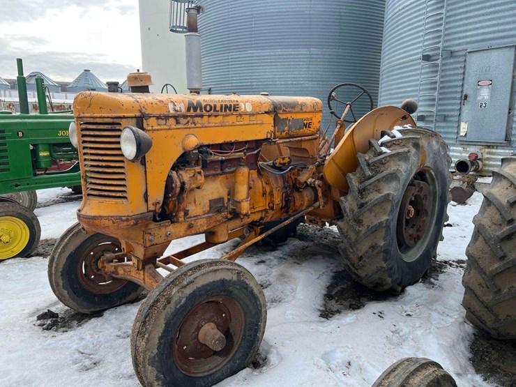 minneapolis-moline-tractor-image-1