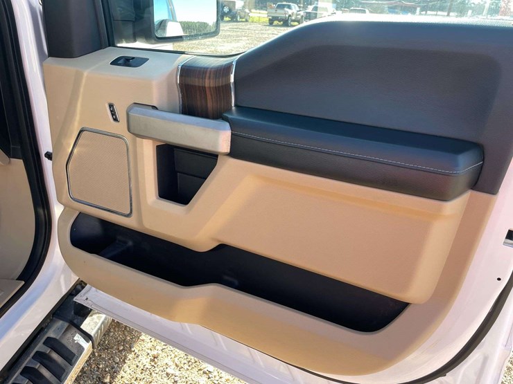 2016-ford-f150-lariat-image-17