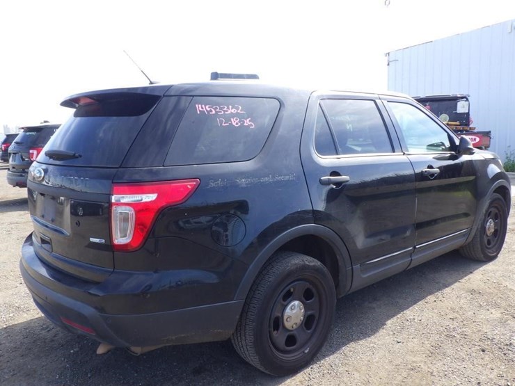 2015-ford-explorer-image-3