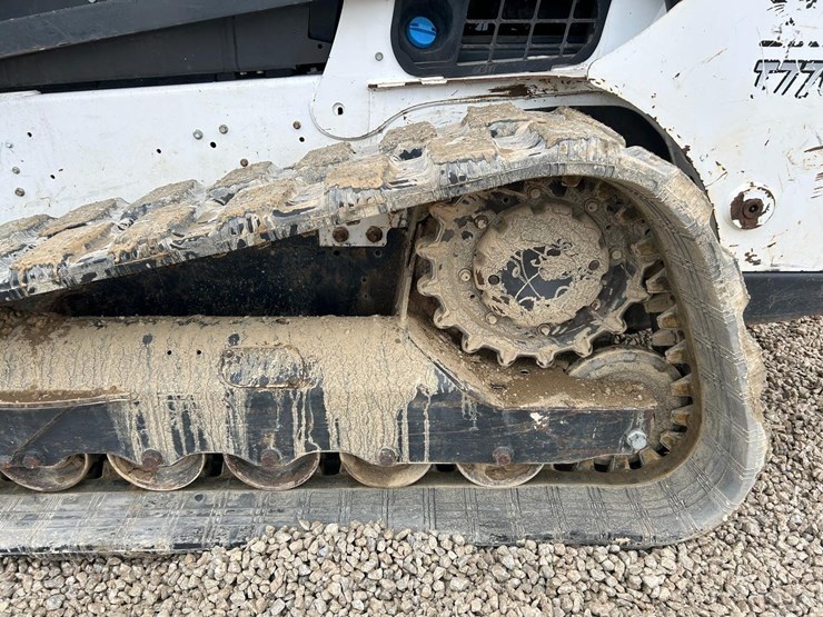 2021-bobcat-t770-image-18