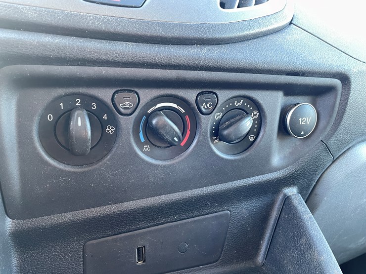 2019-ford-transit-image-64