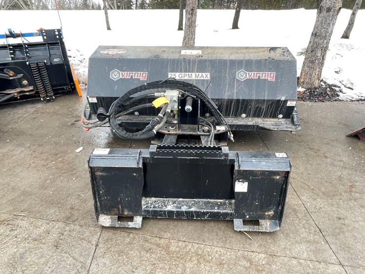 #4909-•-virnig-skid-steer-mount-72"-hydraulic-angle-broom-image-2