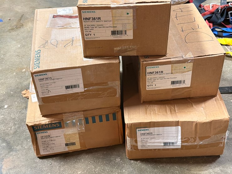 #104-•-(5)-siemens-safety-switch-boxes-image-2