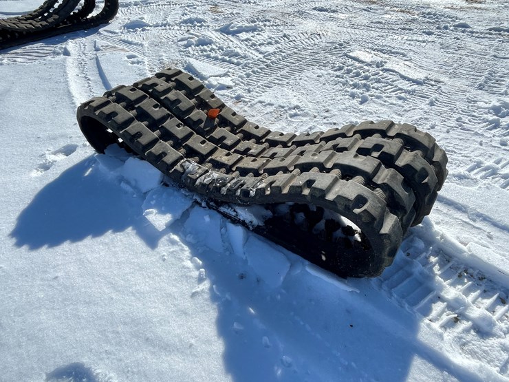 #4949-•-pair-of-skid-steer-tracks-image-3