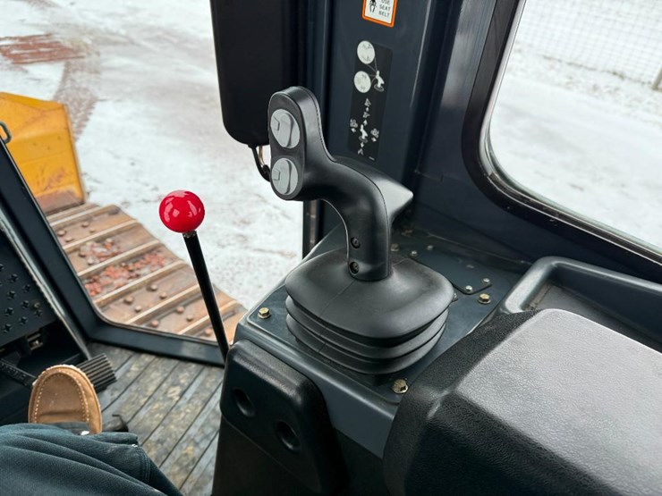 deere-650k-xlt-image-49