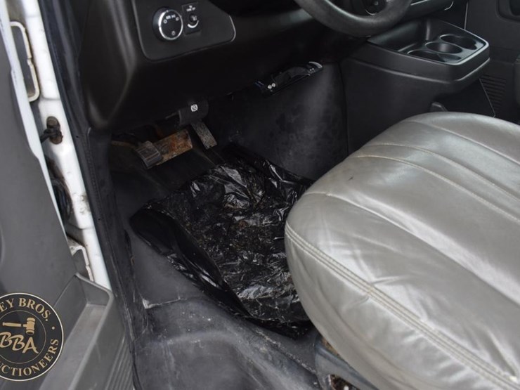 2008-chevrolet-express-1500-image-29