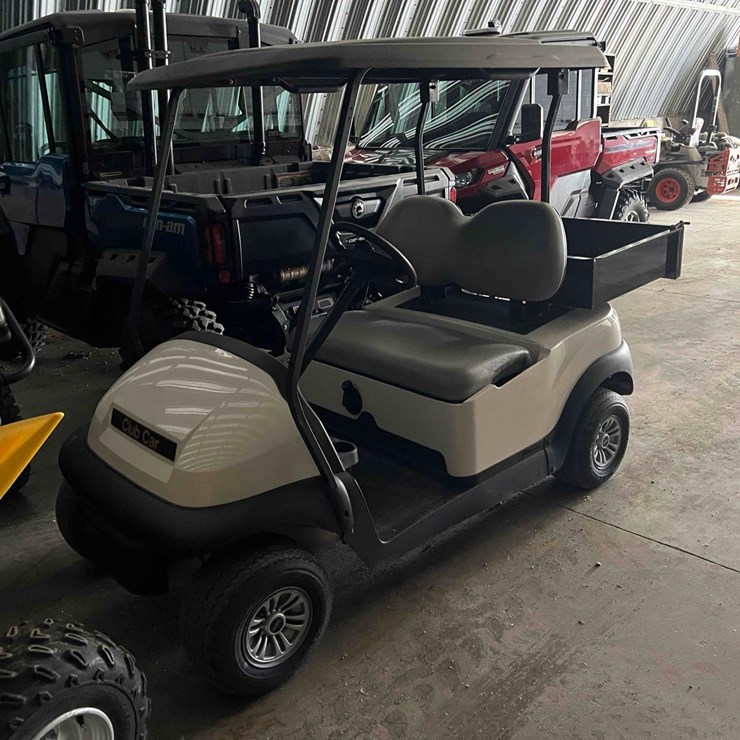 Club Cart Golf Cart