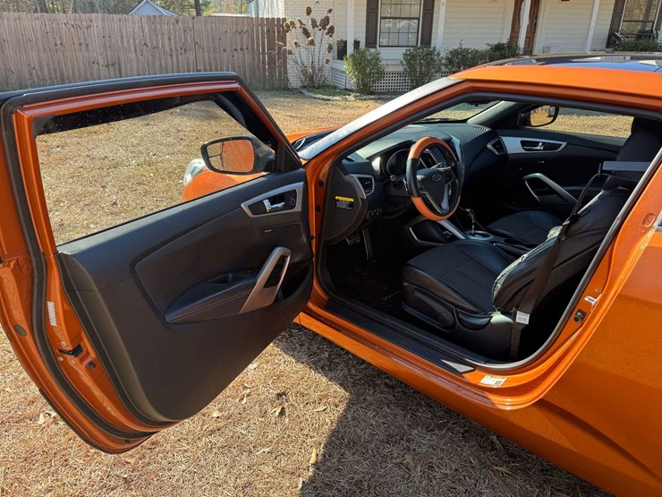 2016-hyundai-veloster-3-door-hatchback-coupe---136,264-miles-image-9