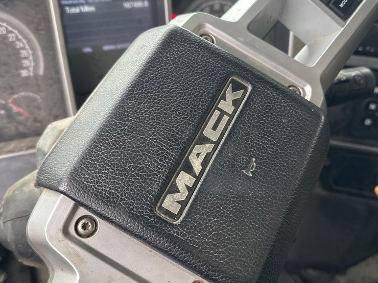 2019-mack-gr64f9-quad/a-dump-truck-image-33