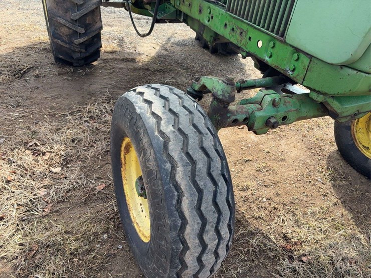 john-deere-3020-image-4