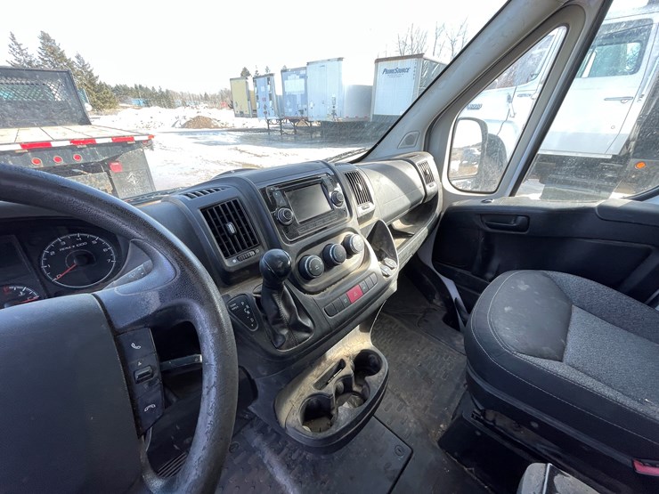 2016-dodge-3500-image-24