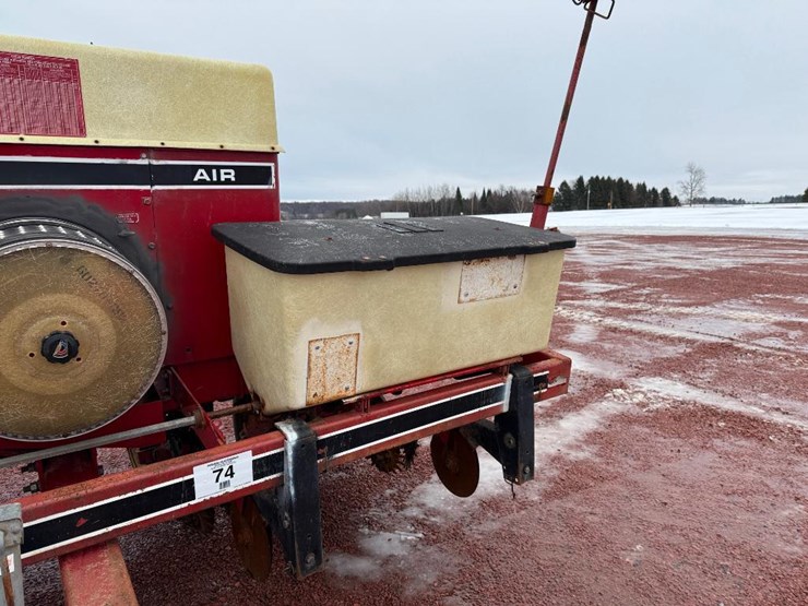 #74-•-lot-74-image-23