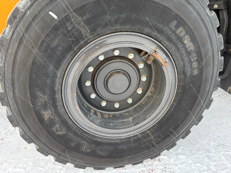 2023-case-621g-xr-image-13