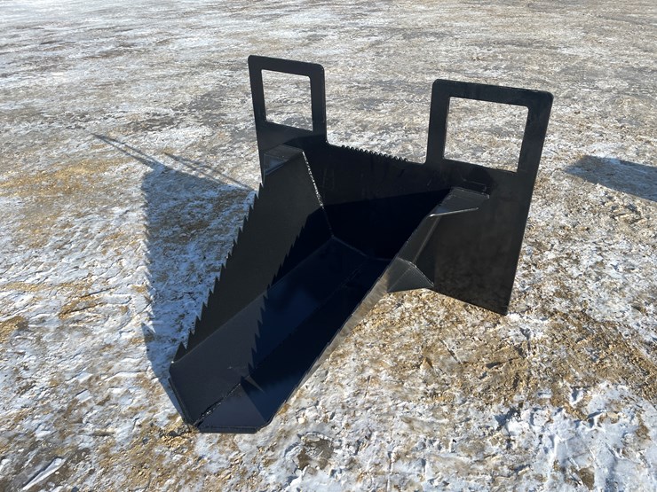 #2507-•-new-kc-40"-skid-steer-spade-bucket-image-1
