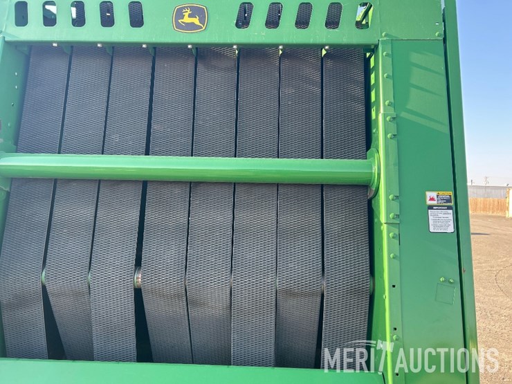 john-deere-561m-image-24