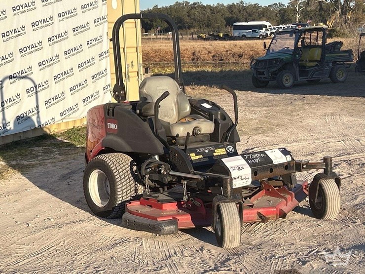 2019-toro-groundsmaster-7200-image-2