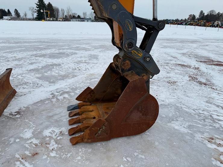 case-cx145dsr-image-36