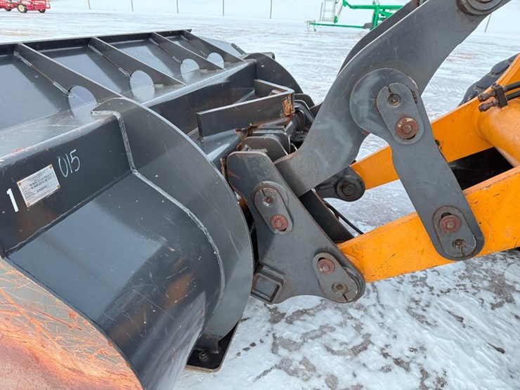 2019-case-621g-xt-image-37