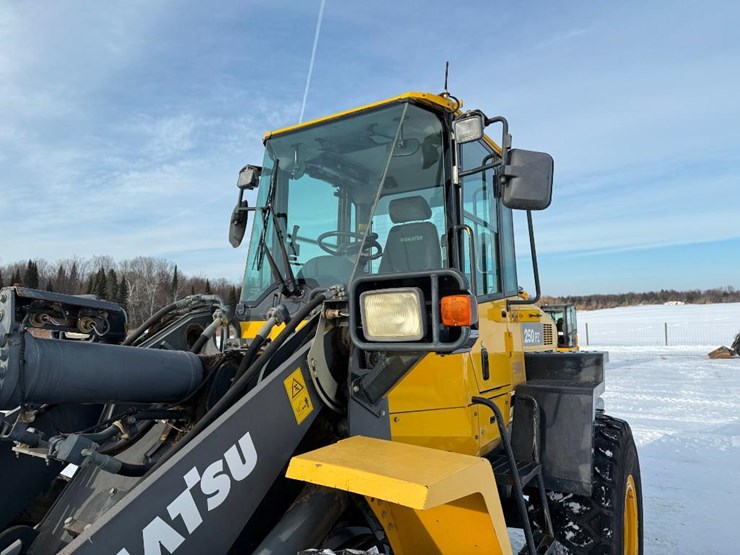 2011-komatsu-wa250pz-6-image-18