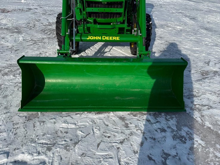 john-deere-4052r-image-32